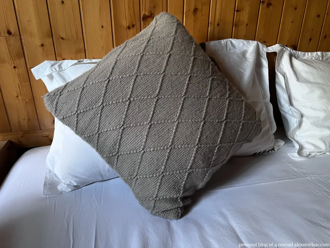 wool pillow on bed, quality bedding Gaolaozhuang Inn Furong Town hotel