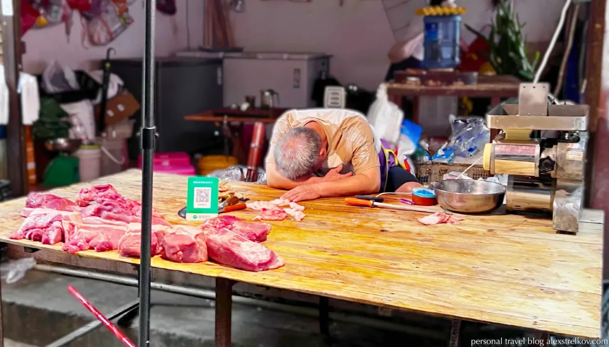 Hekou: The Chinese City Most Backpackers Ignore — and Shouldn't